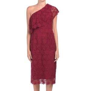 NANETTE NANETTE LEPORE Cranberry
Lace Sheath Dress